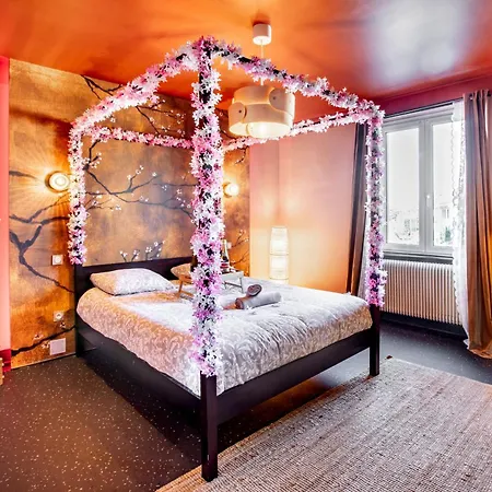 Japan Universe & Arcade Apartment *